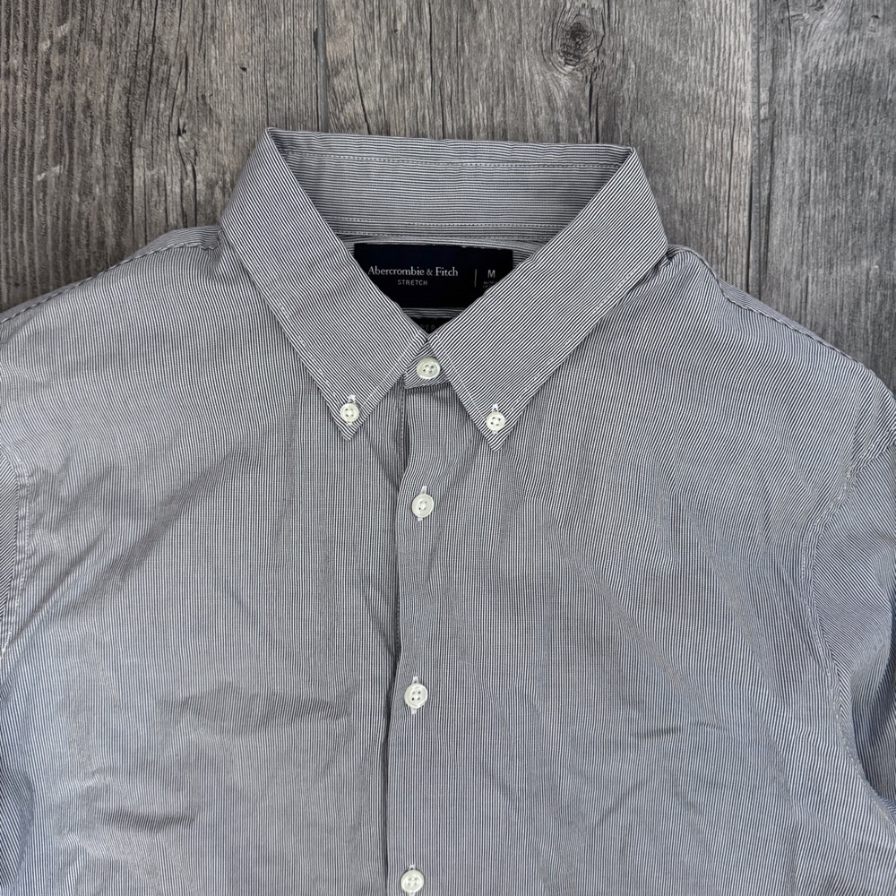 Abercrombie & Fitch Men’s Medium Super Slim Blue Striped Button Down Shirt